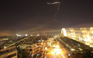 Mỹ dội 105 tên lửa, tại sao Syria không chặn được cái nào?