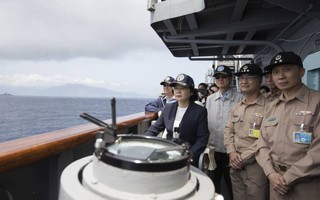 Mỹ - Trung đối mặt hai ngòi nổ về Đài Loan
