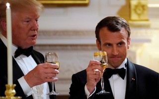 Đằng sau "tình huynh đệ" Trump - Macron