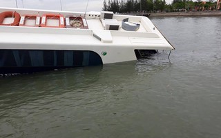 Tàu cao tốc chở 42 khách bị sự cố trên biển Cần Giờ