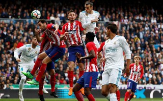 Chia điểm derby, Real và Atletico an phận trước Barcelona