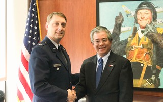 Đại sứ Việt Nam thăm Học viện Không quân Mỹ