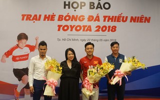 Lê Huỳnh Đức và Phan Thanh Bình quản lý trại sinh nhí