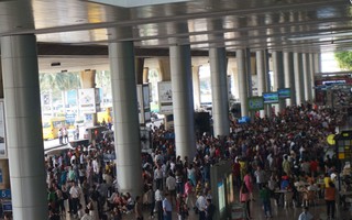 Chấn chỉnh "bến cóc khủng" khu vực sân bay Tân Sơn Nhất