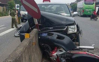 Tai nạn liên hoàn với xe ô tô biển xanh, 2 người nguy kịch