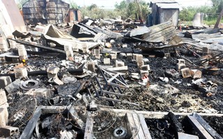 TP HCM: Khu lán trại công nhân ở quận 9 cháy tan hoang