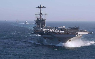 Hải quân Mỹ "đua" với Nga - Trung