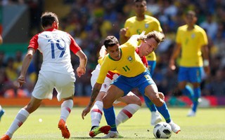 Brazil - Costa Rica: Trọng trách trên vai COUTINHO