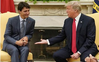 Ông Trump hỏi "có phải Canada đốt Nhà Trắng?"