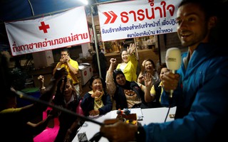Giải cứu đội bóng mắc kẹt: Thái Lan thở phào...
