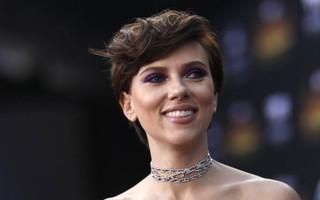 Scarlett Johansson bỏ vai vì cộng đồng LBGT phản ứng