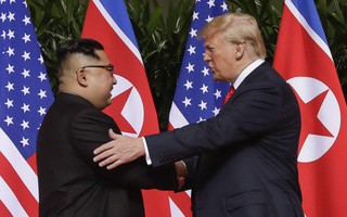 Ông Trump lại "đổi giọng" về phi hạt nhân hóa Triều Tiên