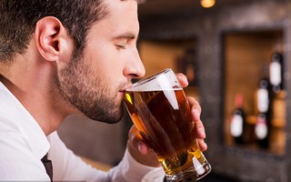 Uống bia vừa phải thực sự thúc đẩy "bản lĩnh đàn ông"