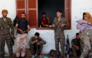 Cảnh giác với Mỹ, người Kurd tìm đến chính phủ Syria