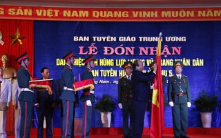 Ban Tuyên huấn Khu ủy Khu V nhận danh hiệu Anh hùng Lực lượng vũ trang