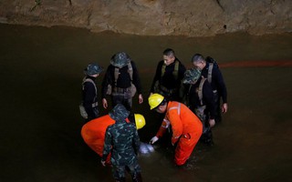 Vụ giải cứu đội bóng mắc kẹt: Cảnh báo hung thần quay lại hang Tham Luang