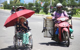 Chùm ảnh: Nắng nóng hoành hành, miền Trung điêu đứng