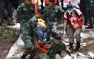 Cứu viện đổ về, Thái Lan tăng tốc cứu đội bóng