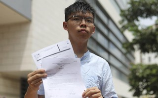 Hồng Kông: Joshua Wong tố bị thẩm vấn khi "không mảnh vải che thân"