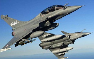 Chiến đấu cơ Rafale của Không quân Pháp lần đầu thăm Việt Nam