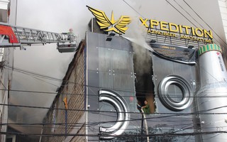 Cháy quán bia trung tâm Đà Lạt, hàng trăm du khách hoảng loạn