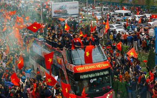 Xem xét dùng xe buýt 2 tầng đón tuyển Olympic Việt Nam