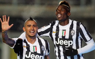 Vidal gia nhập Barcelona, Man United lo mất… Pogba