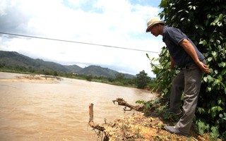 Sạt lở nghiêm trọng ở Lâm Đồng