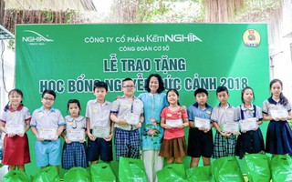 Trao gần 1.000 suất học bổng Nguyễn Đức Cảnh cho con công nhân khó khăn