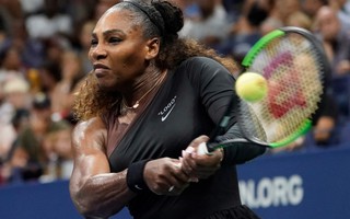 Clip: Serena Williams thắng dễ chị gái, Nadal vất vả trước tài năng trẻ