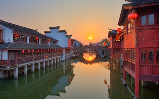 10 cổ trấn Trung Quốc đẹp như phim phải đi thu này