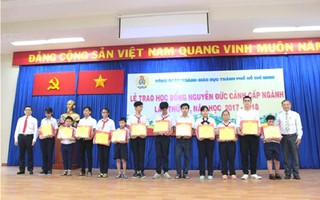 Trao 191 suất học bổng Nguyễn Đức Cảnh cho học sinh