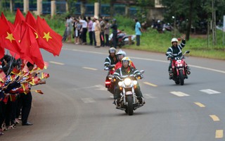 Những chàng lãng tử bên siêu xe mô tô