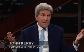Cựu ngoại trưởng Kerry chỉ trích sốc ông Trump