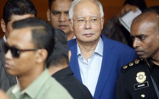 Malaysia bắt cựu Thủ tướng Najib Razak, đưa ra tòa chóng vánh