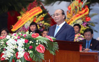 Thủ tướng Nguyễn Xuân Phúc gặp gỡ đại biểu dự Đại hội XII Công đoàn Việt Nam