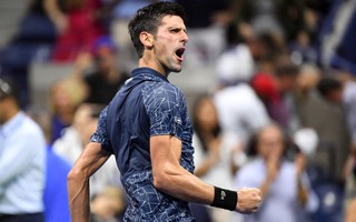 Djokovic "đòi nợ giúp" Federer, lần 11 vào bán kết US Open