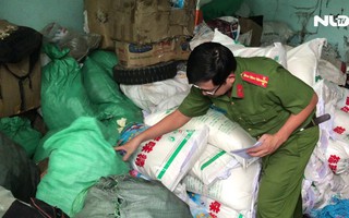 Phát hiện hàng trăm kg bột ngọt giả ở quận Bình Tân
