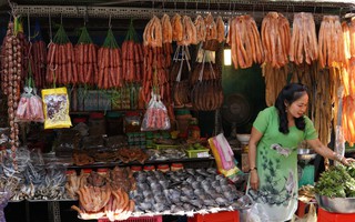 Độc đáo chợ Campuchia giữa lòng Sài Gòn