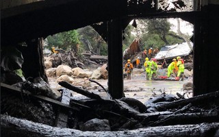 California: Dòng sông bùn ập tới, ít nhất 13 người chết