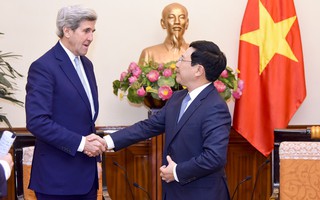 Phó Thủ tướng tiếp cựu Ngoại trưởng Mỹ John Kerry