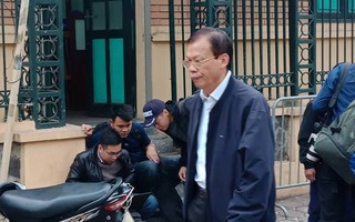 Tòa xử ông Đinh La Thăng: Ông Phùng Đình Thực đi bộ rời tòa sau tuyên án