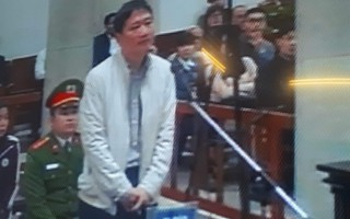 Trịnh Xuân Thanh mặc áo sáng màu, trả lời mạch lạc tại tòa