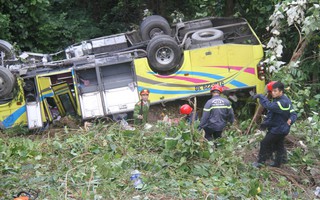 Khởi tố tài xế vượt ẩu khiến xe chở sinh viên rơi xuống vực đèo Hải Vân