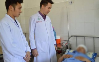 Tóc cuốn vào máy xay xát gạo, người phụ nữ bị mất toàn bộ da đầu