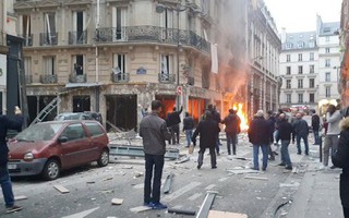 Bộ Ngoại giao khuyến cáo người Việt tại Pháp sau vụ nổ ở Paris
