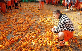 Cuộc chiến ném cam và 10 lễ hội 'quái đản' nhất thế giới