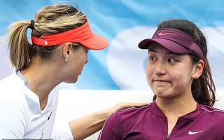 Sharapova an ủi mỹ nữ Trung Quốc vì chấn thương