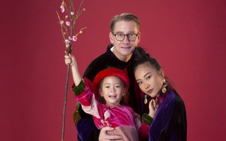 Gia đình Đoan Trang xúng xính áo dài Tết