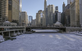 Xoáy cực ở Mỹ: Chicago lo sợ "băng chấn"